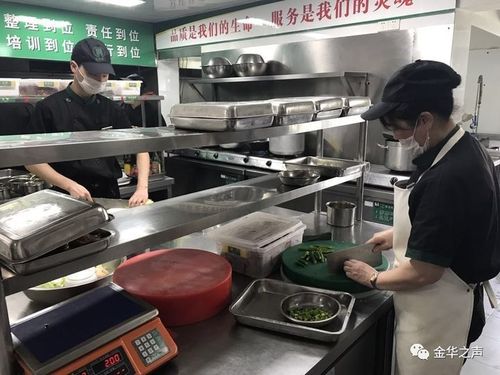 开发区餐饮服务科科长王媛媛表示,"阳光厨房"直播活动是为了让市民吃